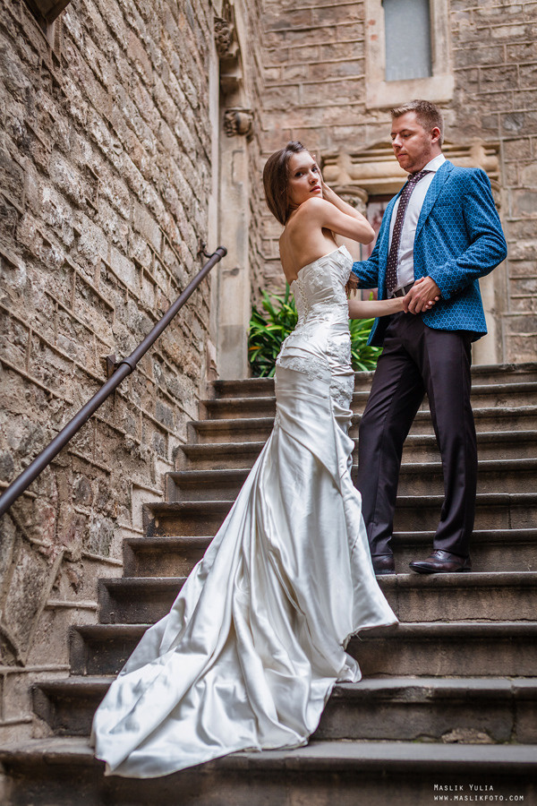 Свадебная фотосессия в Барселоне в парке Лабиринт. Фотограф в Барселоне Испании Маслик Юлия