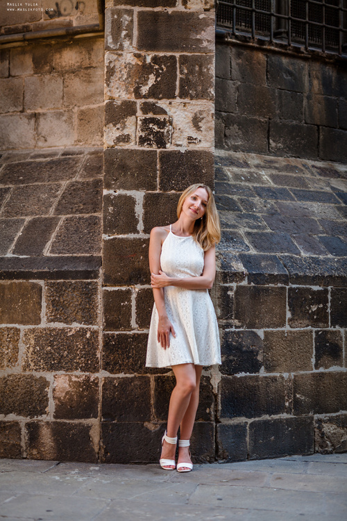 Sesión fotográfica familiar de verano en Barcelona. Fotógrafo en Barcelona  Maslik Yulia