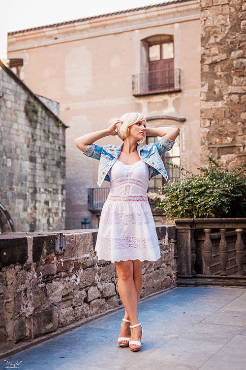 Sesión de fotos de retrato en el Park Güell. Fotógrafo en Barcelona  Maslik Yulia