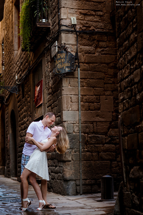 Sesión fotográfica familiar de verano en Barcelona. Fotógrafo en Barcelona  Maslik Yulia