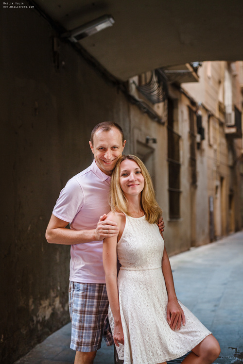 Sesión fotográfica familiar de verano en Barcelona. Fotógrafo en Barcelona  Maslik Yulia