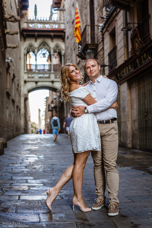 Przyjemna sesja zdjęciowa w Barcelonie. Fotograf w Barcelonie Hiszpanii Maslik Yulia