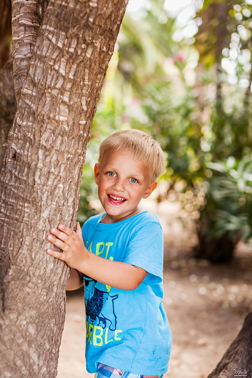 Dziarska rodzinna sesja zdjęciowa w Barcelonie. Fotograf w Barcelonie Hiszpanii Maslik Yulia