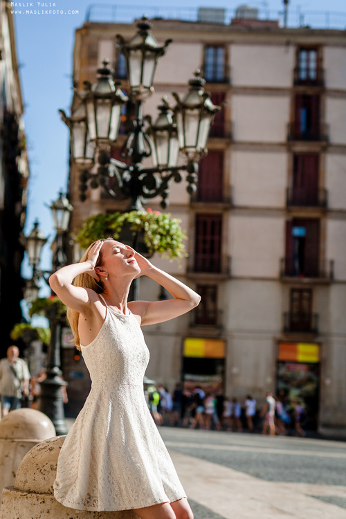Sesión fotográfica familiar de verano en Barcelona. Fotógrafo en Barcelona  Maslik Yulia