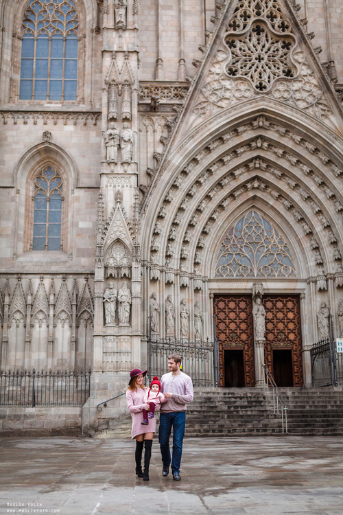 Sesión de fotos de invierno en Barcelona. Fotógrafo en Barcelona  Maslik Yulia