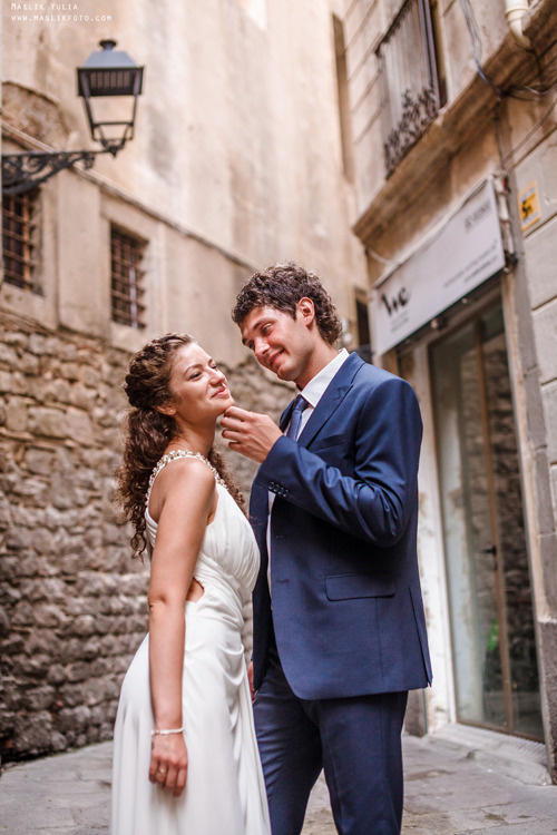 Sesión de fotos de boda de playa en España. Fotógrafo en Barcelona  Maslik Yulia