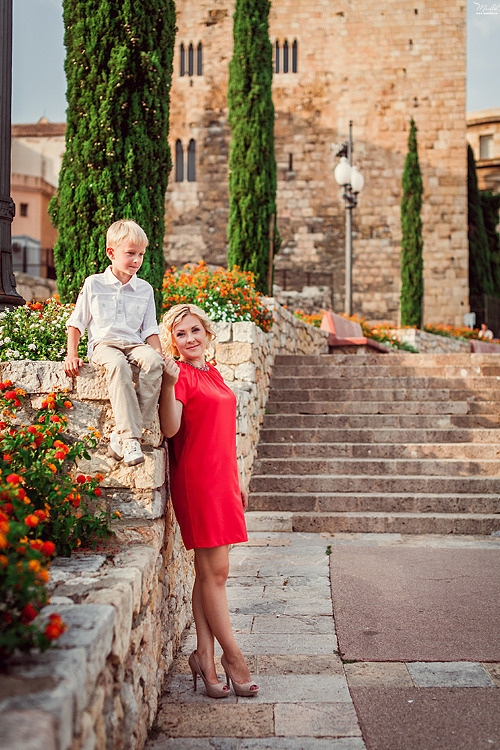 Fantástica sesión de fotos de mamá con hijo en Tarragona. Fotógrafo en Barcelona  Maslik Yulia
