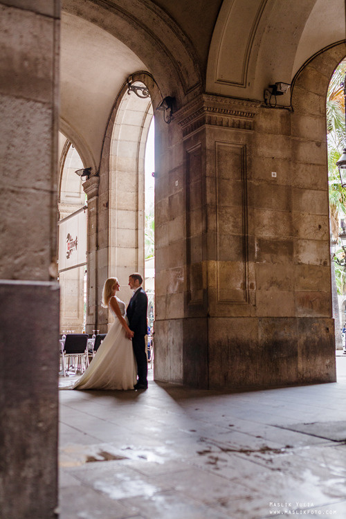 Дождливая фотосессия в Барселоне. Фотограф в Барселоне Испании Маслик Юлия