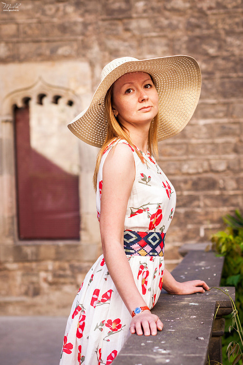 Sesión de fotos de retrato en el barrio gótico. Fotógrafo en Barcelona  Maslik Yulia