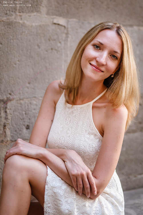 Sesión fotográfica familiar de verano en Barcelona. Fotógrafo en Barcelona  Maslik Yulia