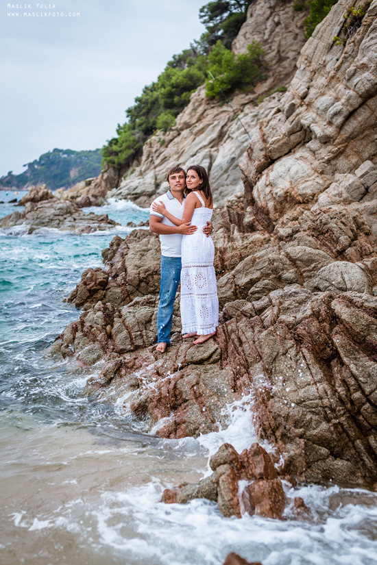 Sea photo session in Tossa de Mar. Photographer in Barcelona Spain Maslik Yulia