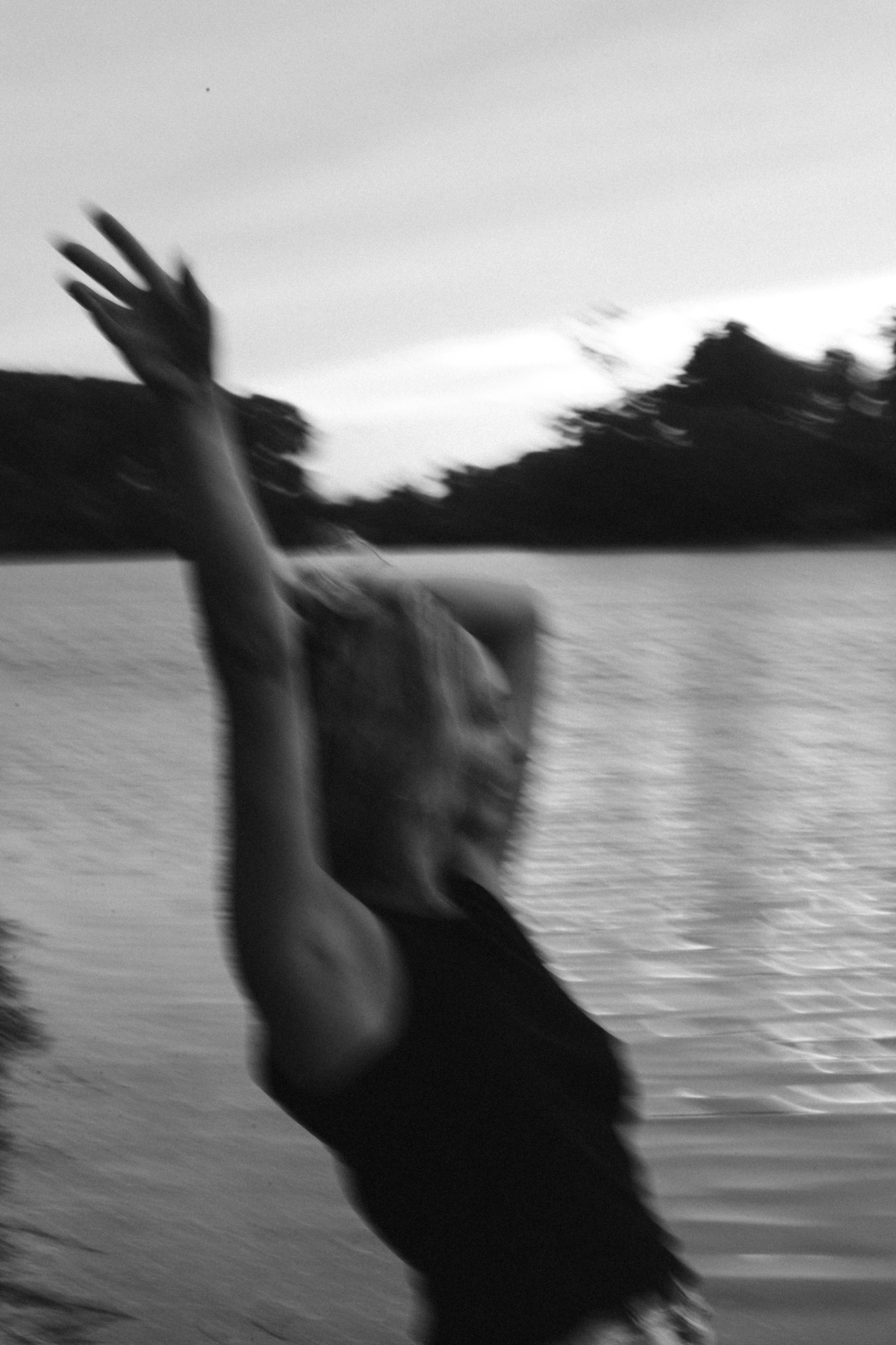 Authentisches und natürliches  Frauenportrait outdoor.