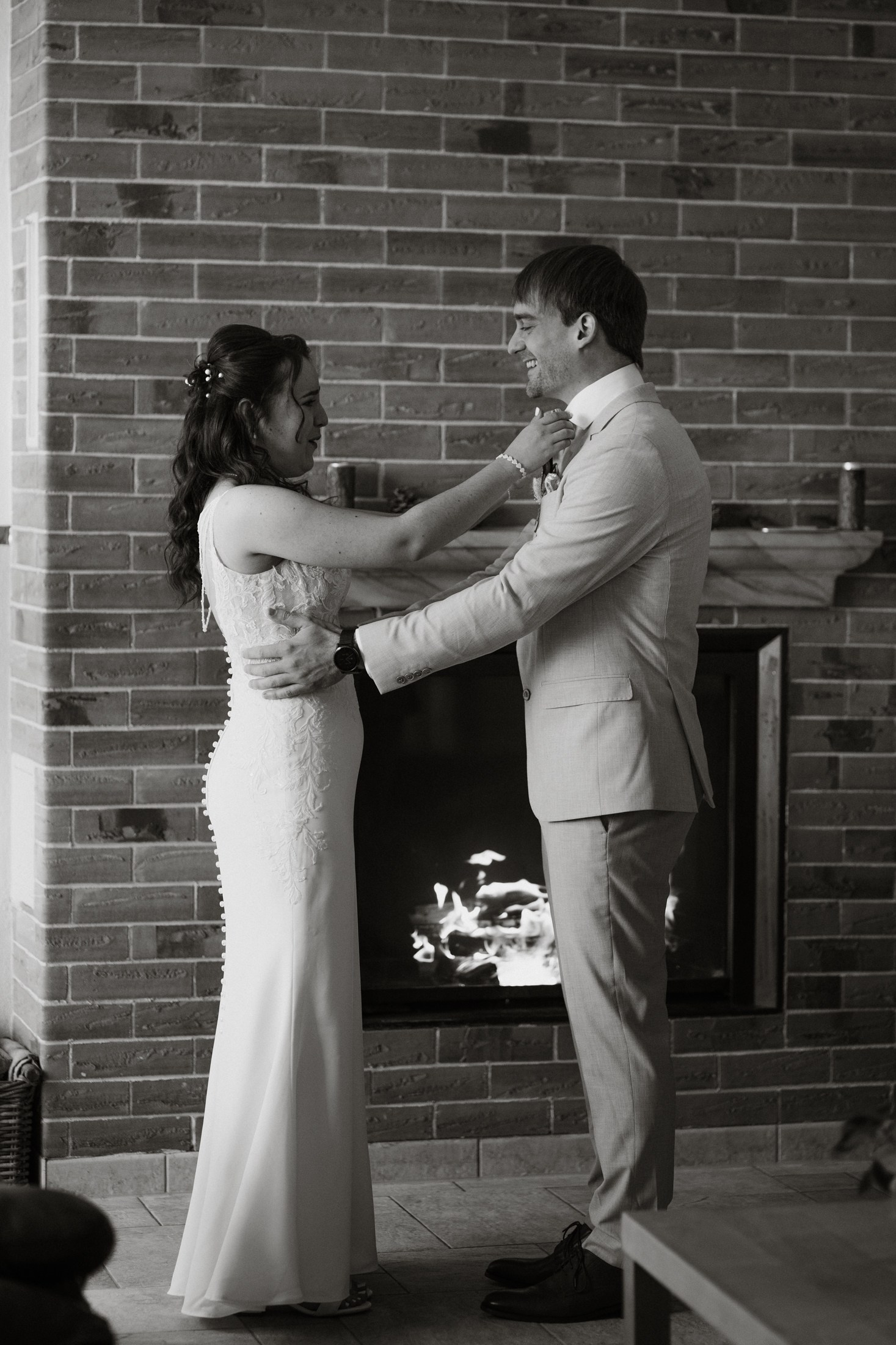 Свадебная фотосессия в Дрездене — невеста и жених перед церемонией