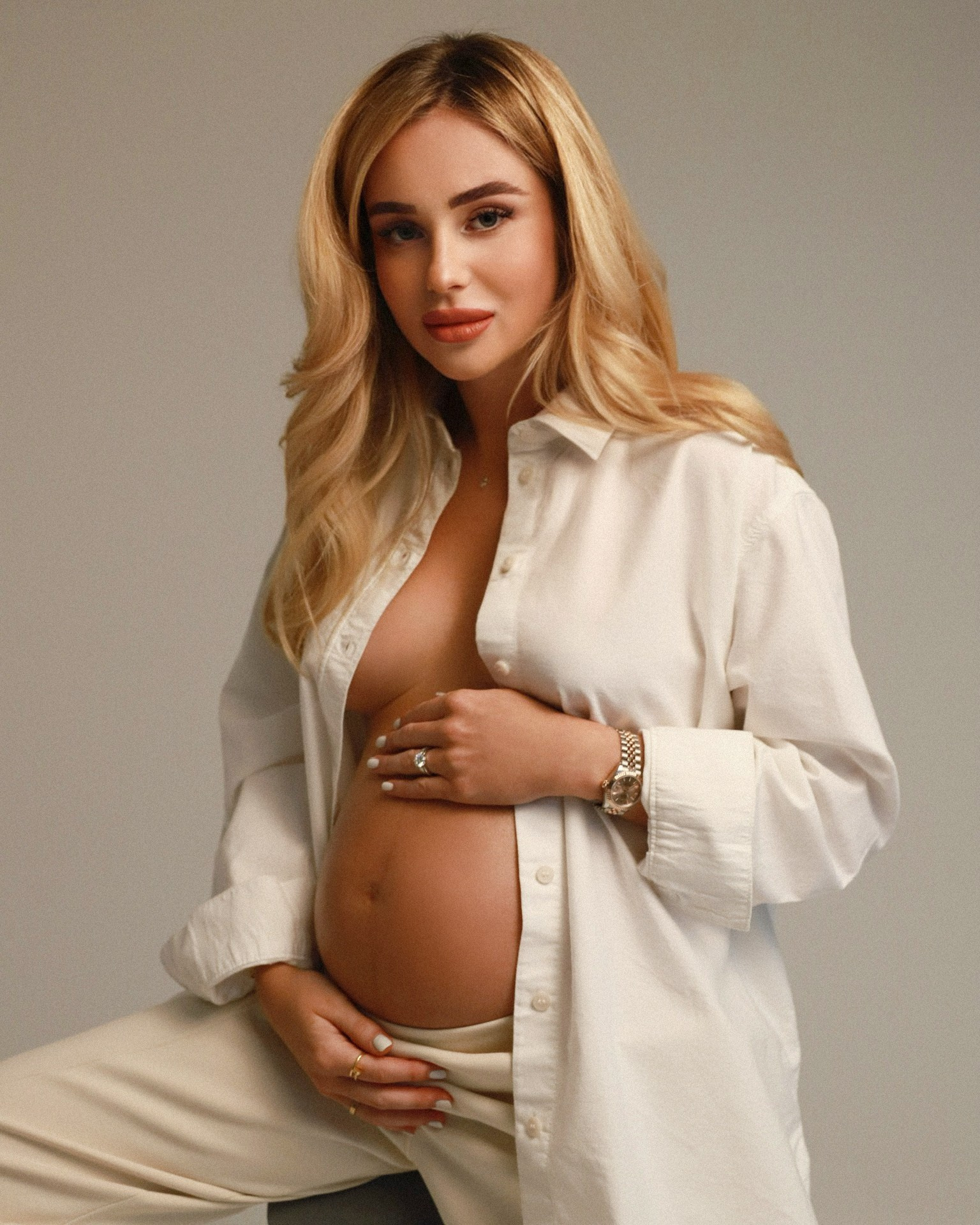 Julia Kuzmovych personal and pregnancy photographer in London