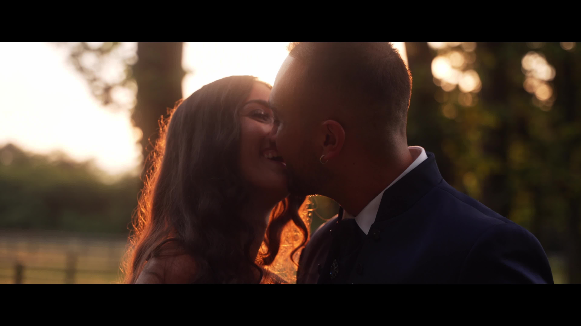 Venčanja na otvorenom – sloboda, emocije i savršeno svetlo. Photo Factory Weddings