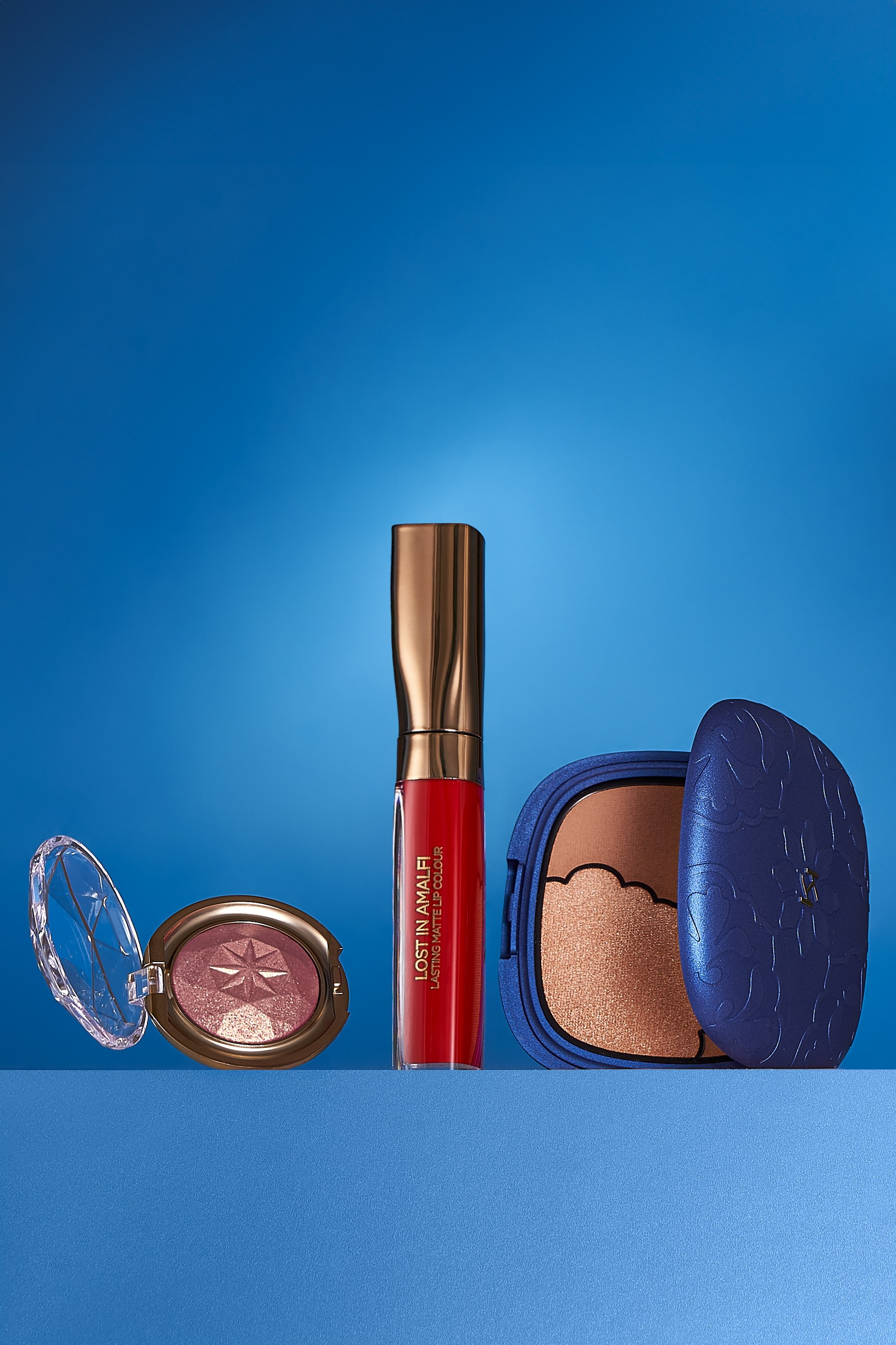 Advertising photo of a refreshing beverage on a sunny day