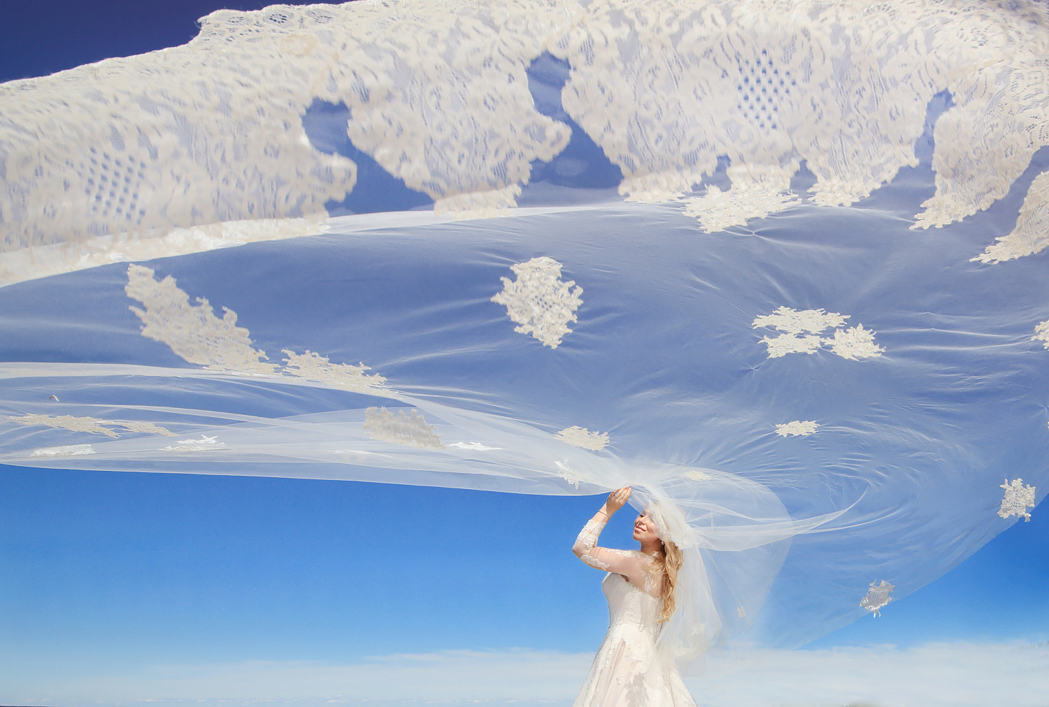 Services wedding. Luxury wedding, portrait, family photographer over Europe