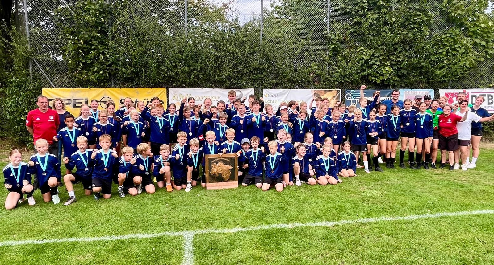 Borgfelderinnen erfolgreich mit der Bezirksauswahl. TSV Borgfeld Faustball