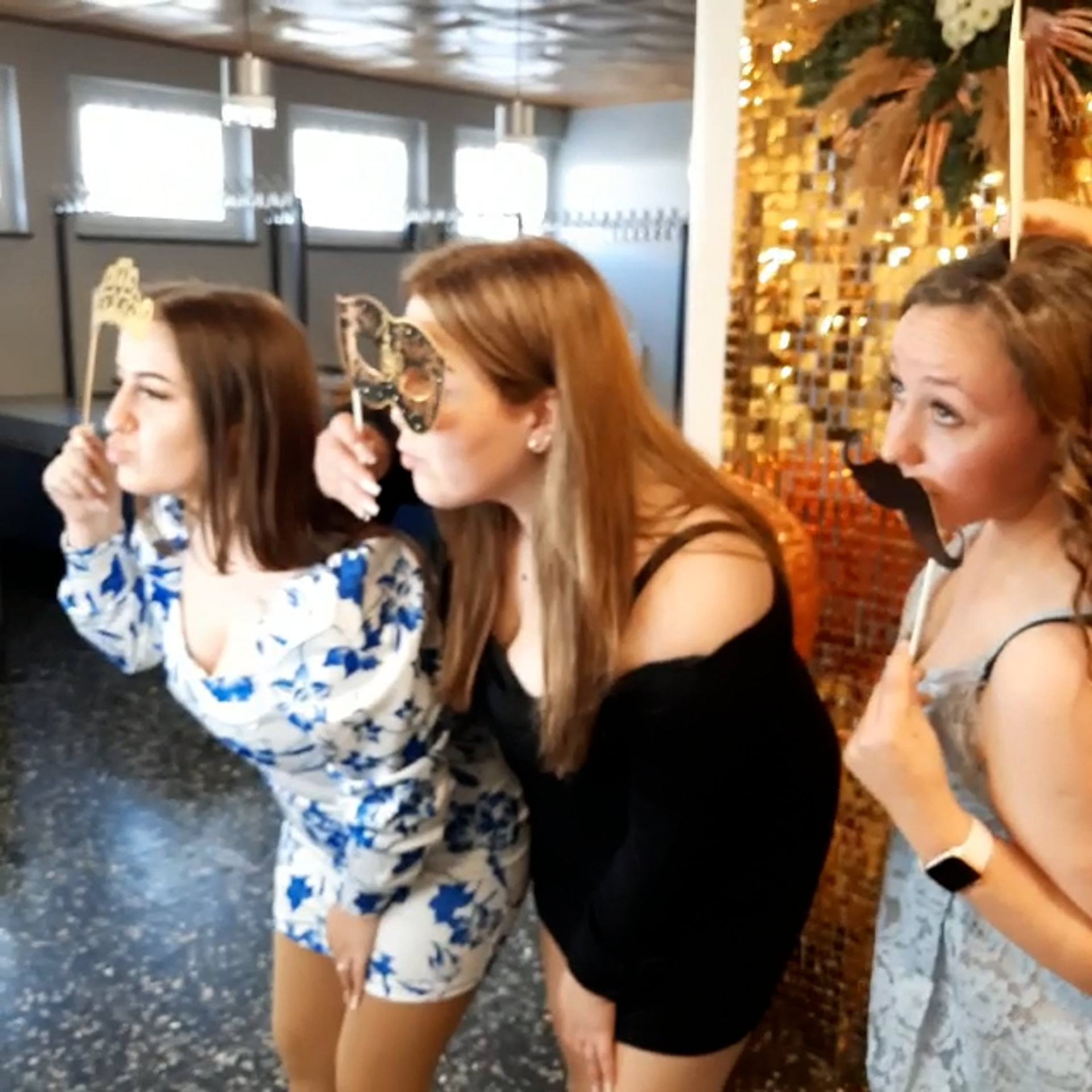 FOTOBOX. Khanoff production