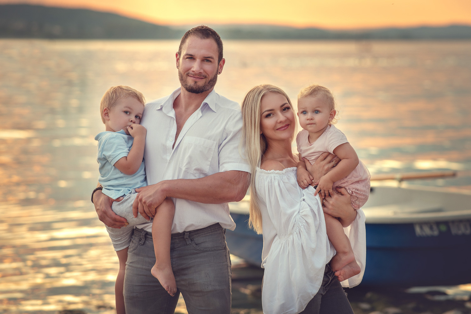 familie, Kinder, fotos, liebe, Emotionen, emotional, liebevoll, natürlich, See, sonne, Sommer, bodensee, konstanz, familinfotograf, familienfotografin, fotografin, fotos, bilder, neuegeborene, familienfotografambodensee, mitliebezumdetail, singen, frauenfeld, villingen, villinge-schwenningen, tuttlingen, feier, kindergartenfotogra, schulfotograf Fotograf in konstanz, konstanz fotograf, 