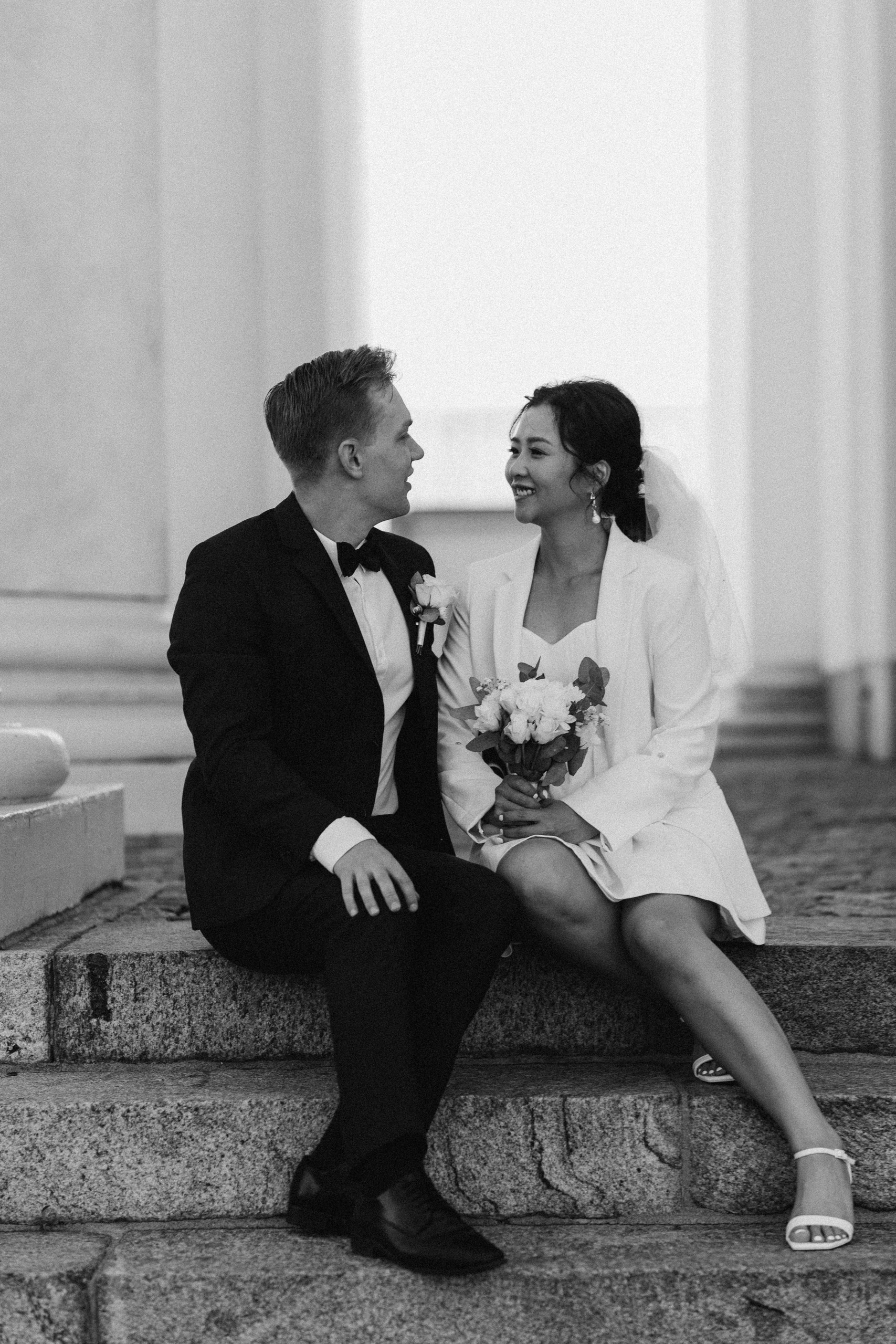 City wedding. Wedding and portrait photographer in Helsinki Vickan O