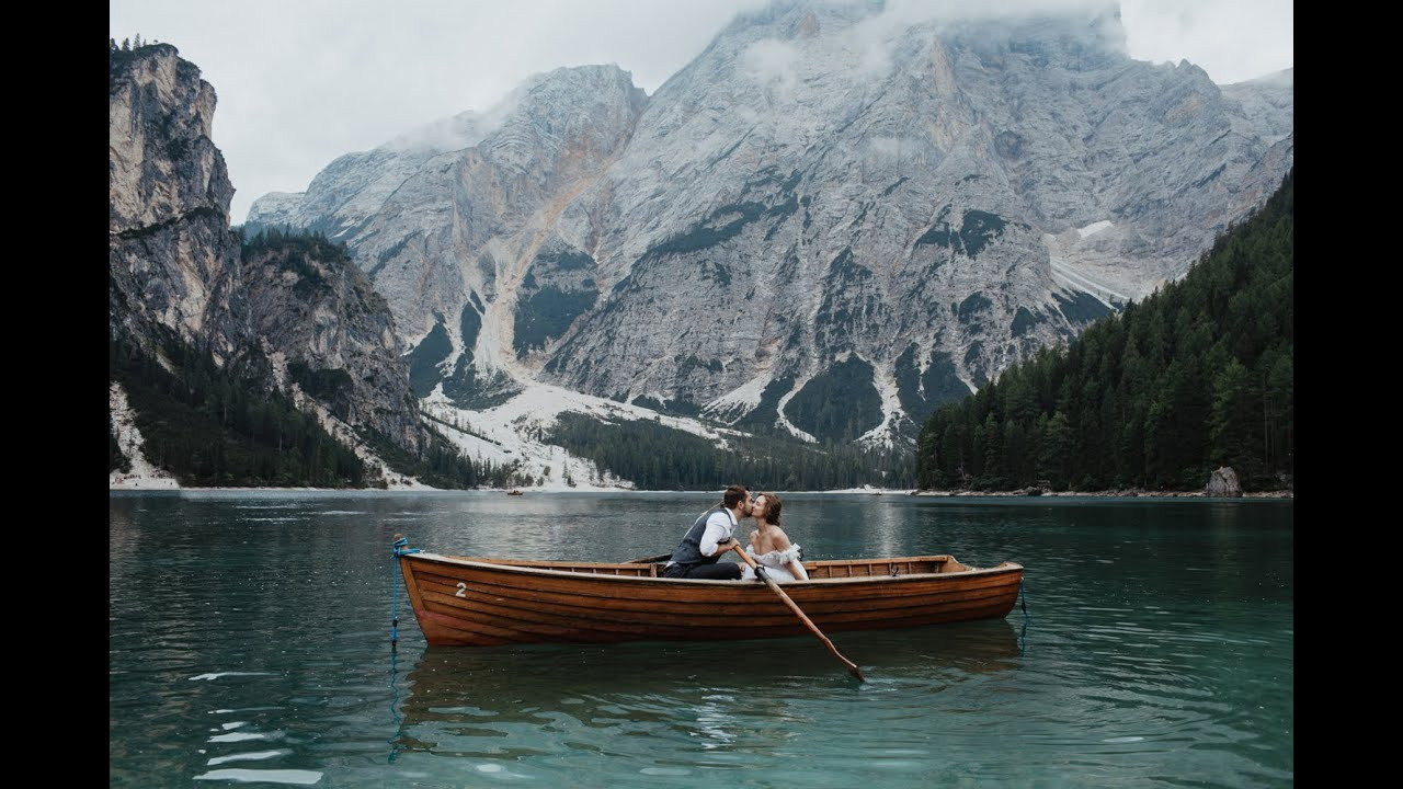 Wedding videographer in Iceland. Iceland elopement photographer & videographer