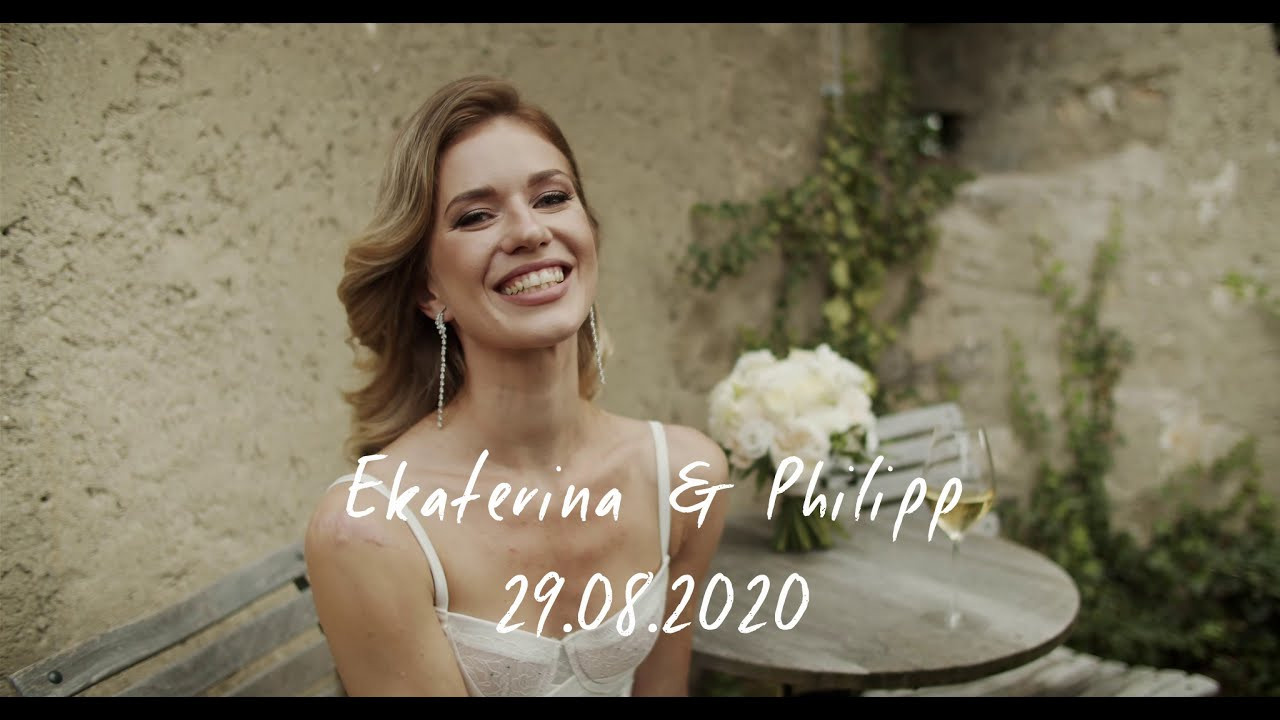 Wedding videographer in Iceland. Iceland elopement photographer & videographer