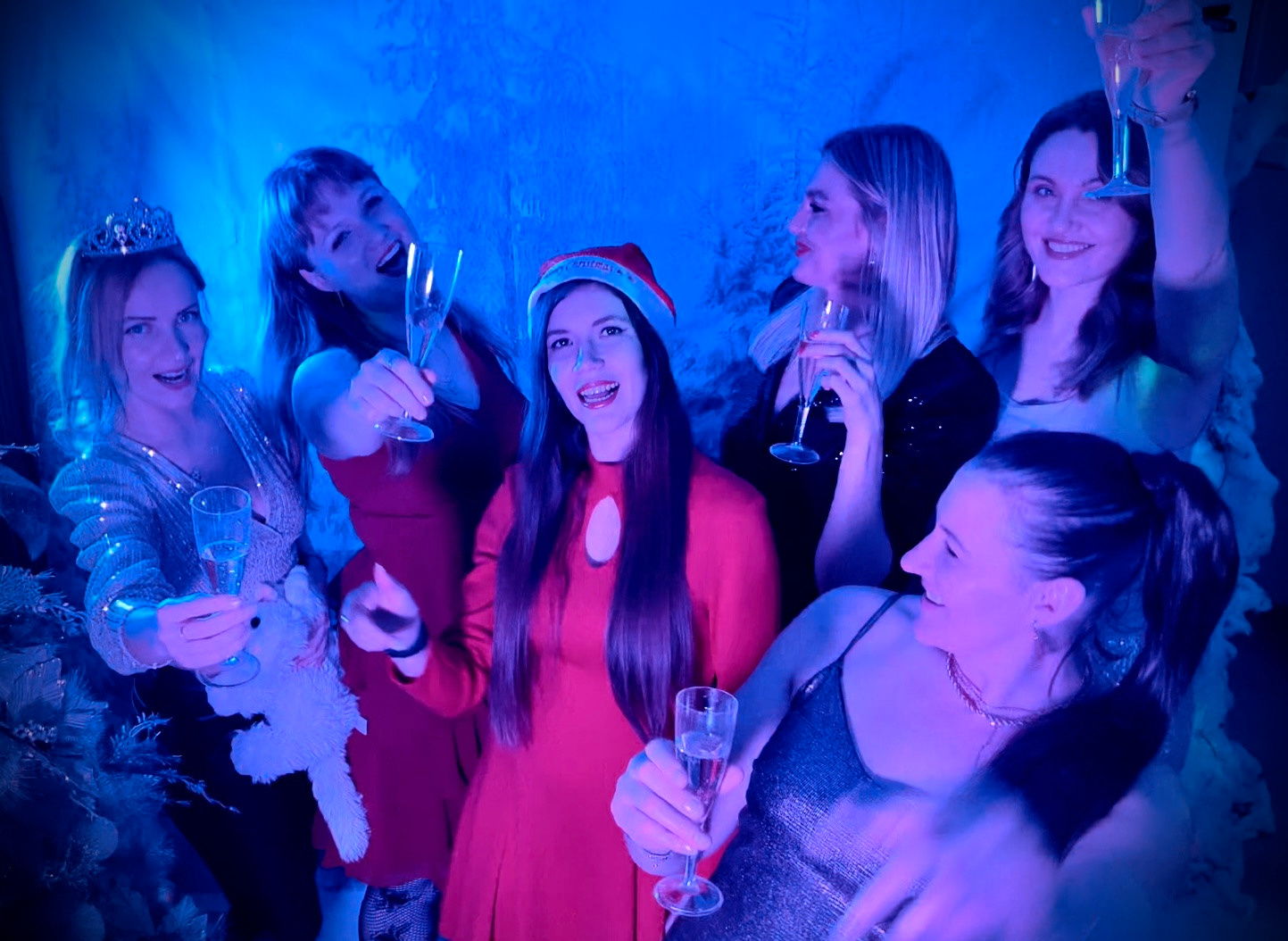 Séance photo du nouvel an. Milok et Kirok sont des gens positifs et réels. Nous serons ravis de v